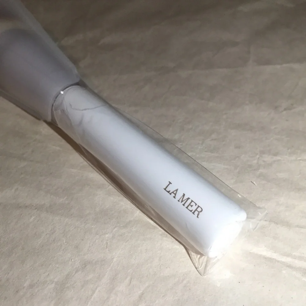 La Mer foundation brush Authentic